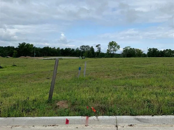 63 S Pointe Dr, Dubuque, IA 52003