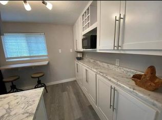 105 N High St, O'Fallon, IL 62269