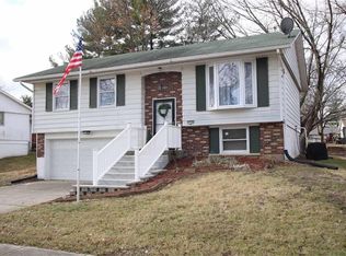 5708 Sir Gawain Dr, Godfrey, IL 62035