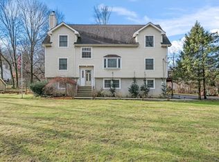 6 Somerset Ln, Cortlandt Manor, NY 10567