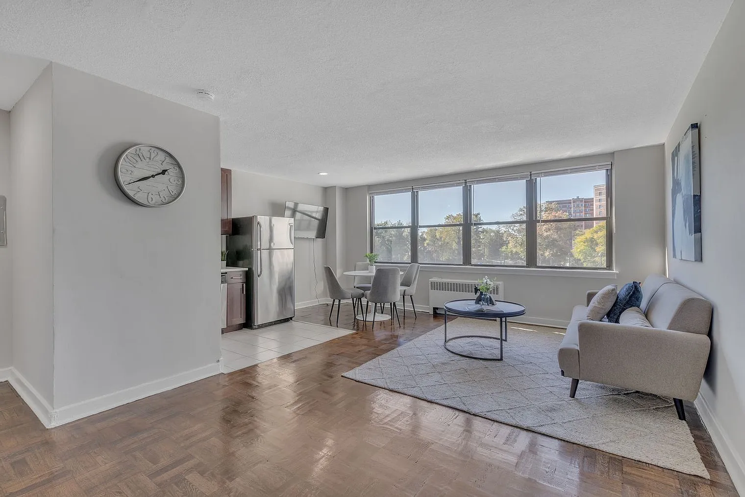 1 bed, 1.0 bath, 6189 sqft, $2,440 — Photo 1