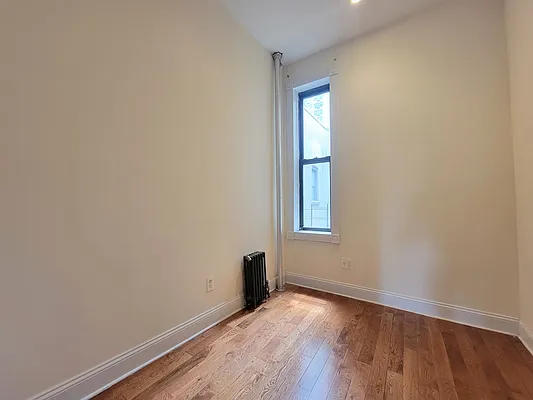 Rented by Gold & Appel Realty Corp | media 5