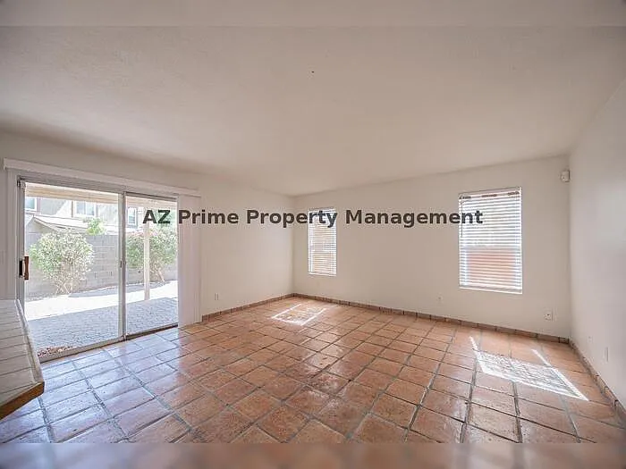 489 W Carmen St — Photo 9
