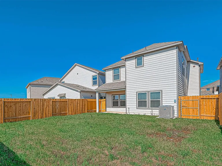 7910 Cypress Country Dr — Photo 37