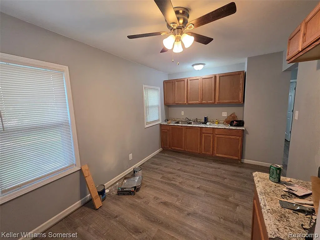 2 bed, 1.0 bath, 814 sqft, $1,100 — Photo 3