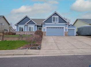338 NW Foxglove St, Dallas, OR 97338