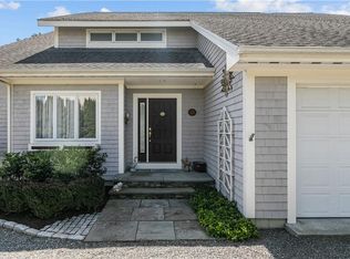 30 Sunnyside Ave, Bristol, RI 02809