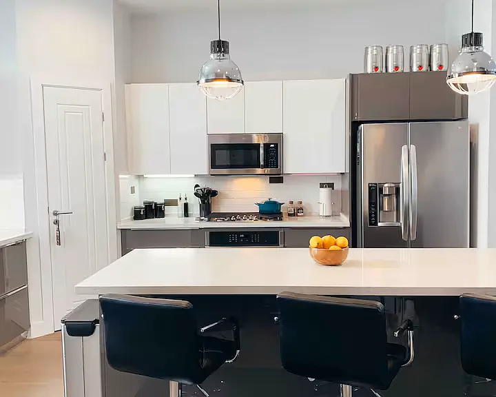1140 W 17th St — Photo 10