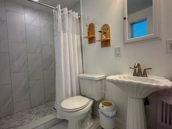 (undisclosed Address), Bay Shore, NY 11706