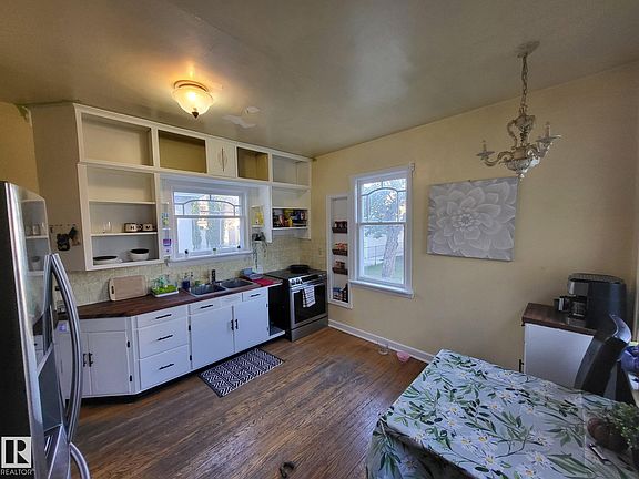 3rd image of 11515 101st St NW