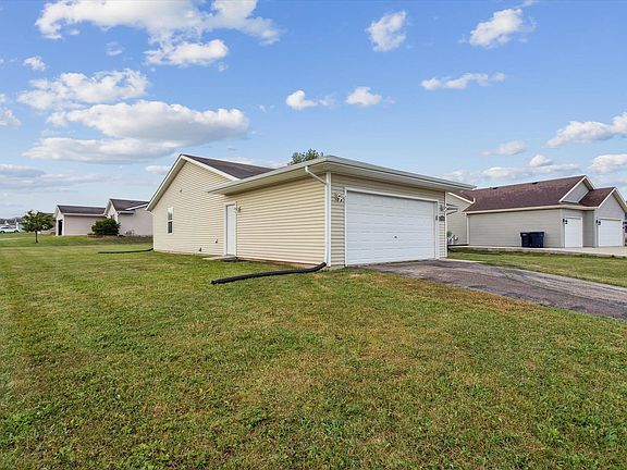 2nd image of 4401 Sandstone Dr