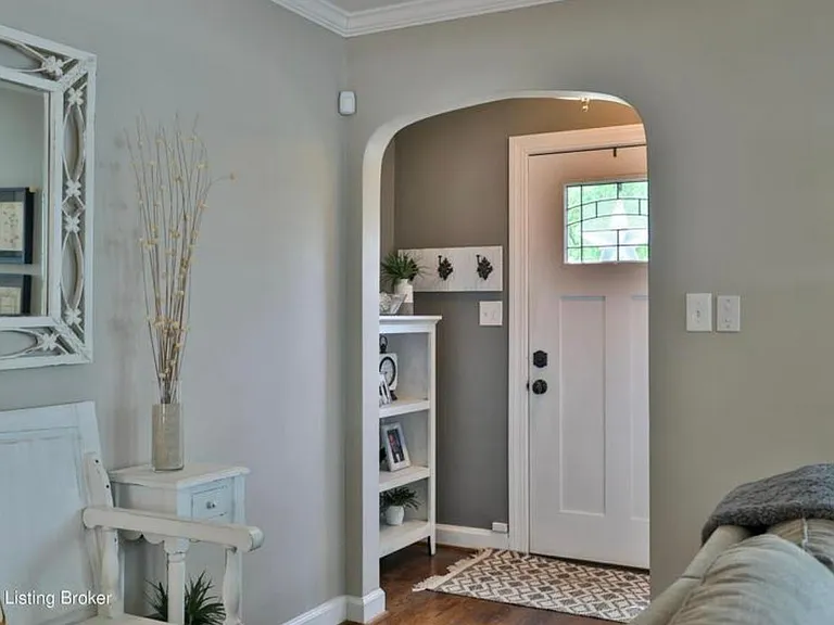 4215 Churchill Rd — Photo 2