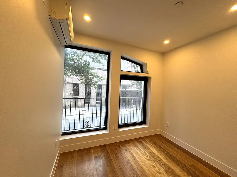 109 E 29th St #2F — Photo 8