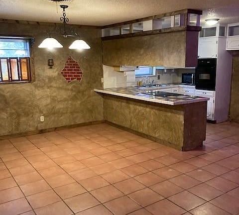 5th image of 815 W Copper Ave