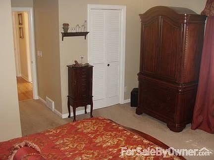 Master Bedroom
						:
						Walk-In closet