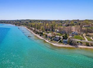 9428 Center Rd, Traverse City, MI 49686