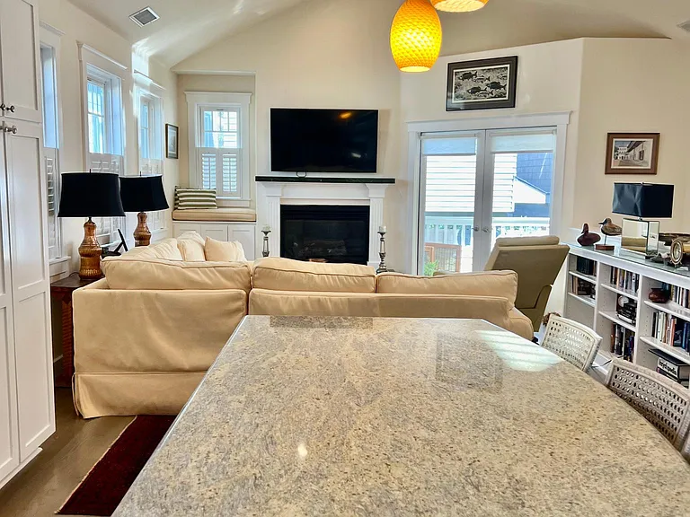 746 G Ave — Photo 32