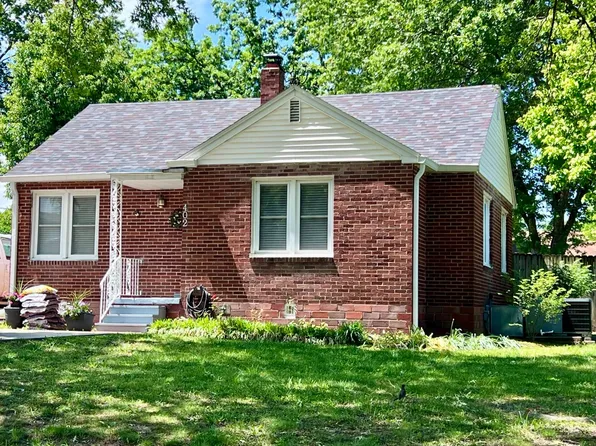 402 Warwick Rd, Coffeyville, KS 67337