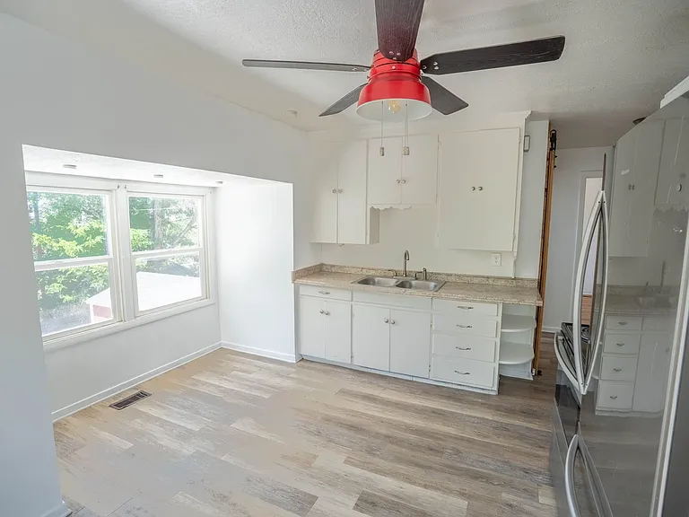 2941 Madison Ave — Photo 16