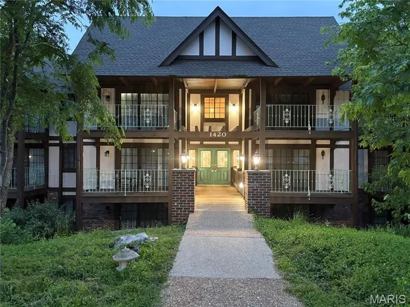 1420 Heritage Lndg APT 107, Saint Charles, MO 63303