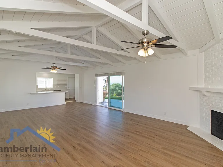 4033 Skyline Rd — Photo 6