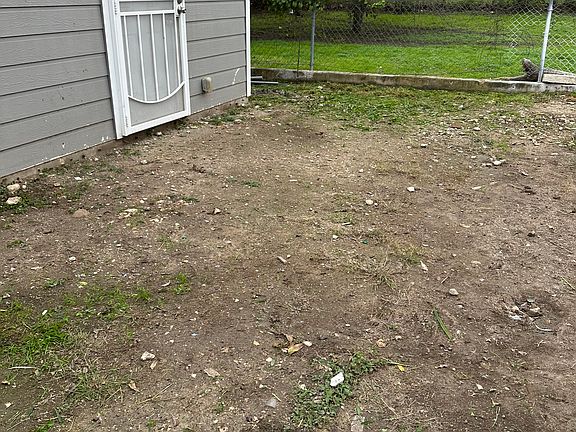 2nd image of 230 E Malone Ave