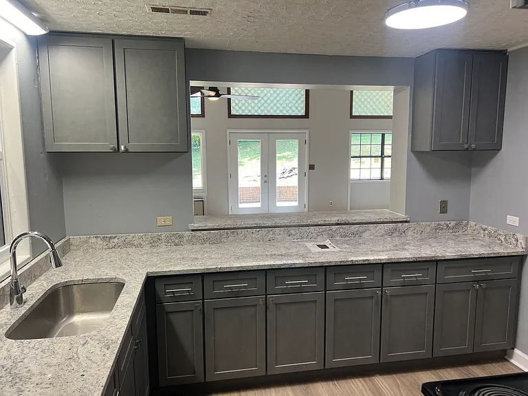 110 S Purdue Ave — Photo 16