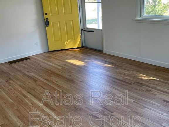 5th image of 3495 W Warren Ave