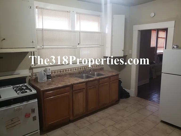 315 Robinson Pl — Photo 10