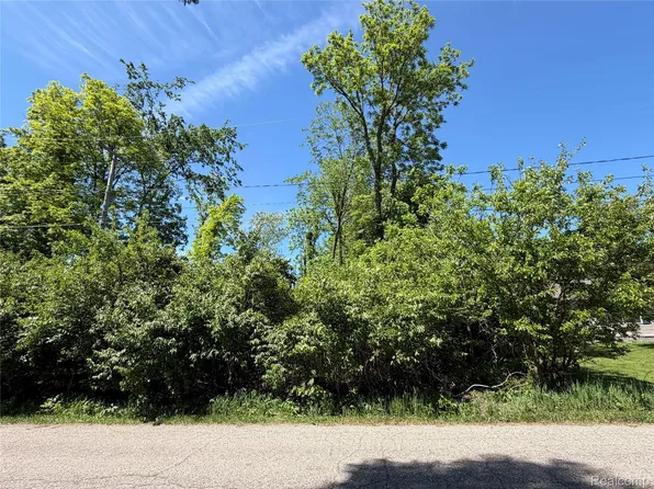 Claremont Cir, Brooklyn, MI 49230