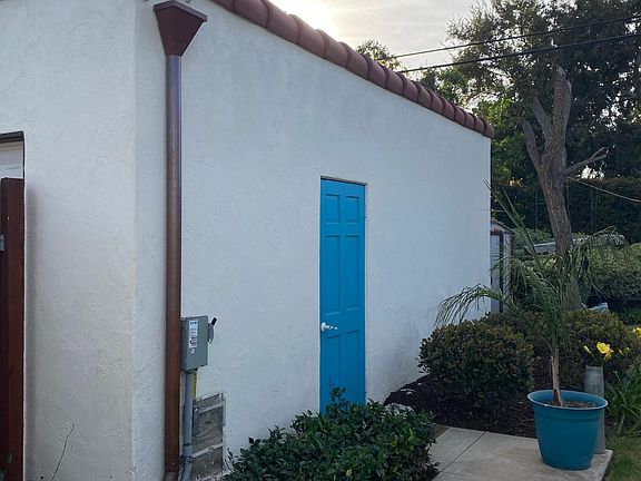 2nd image of 4766 Aragon Dr #0