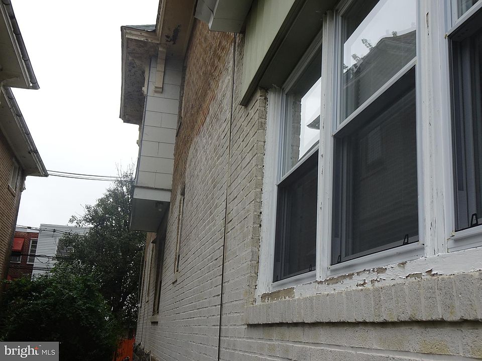 2nd image of 2441 76th Ave