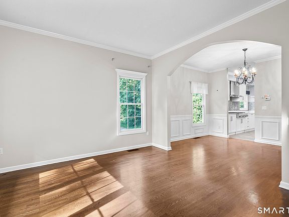 5th image of 29 Nathan Hale Court