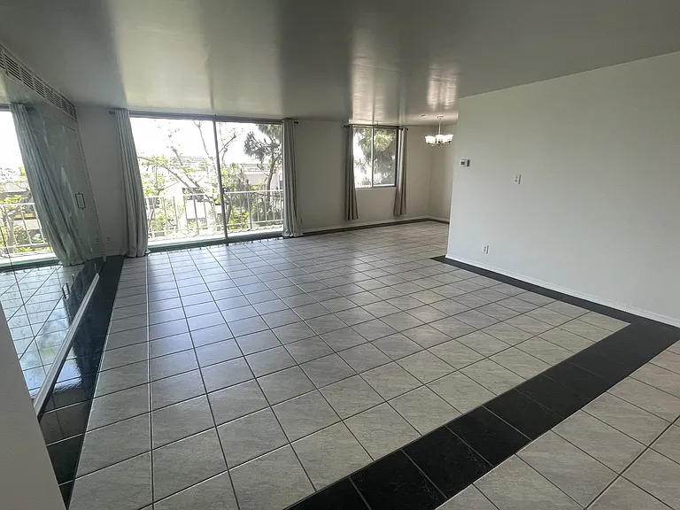 100 S Doheny Dr #313 — Photo 11
