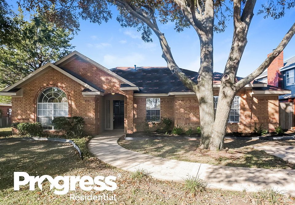1st image of 833 S Parks Dr