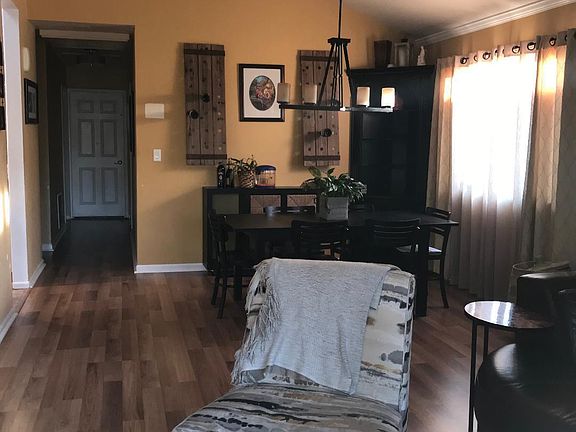 3rd image of 44 Crown Ave
