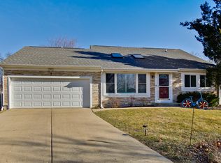 7 Cloverdale Ct, Buffalo Grove, IL 60089