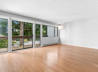 7335 Montecito Dr #6, Burnaby, BC V5A1R3