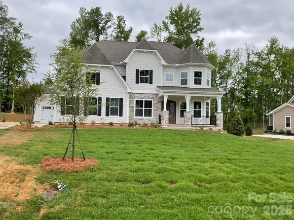 837 Lakeforest Dr, Belmont, NC 28012