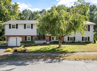 9 Dawn Dr, Chelmsford, MA 01824