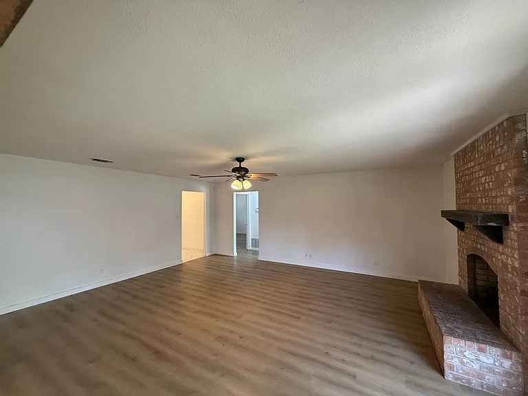 3106 Sierra Dr — Photo 6