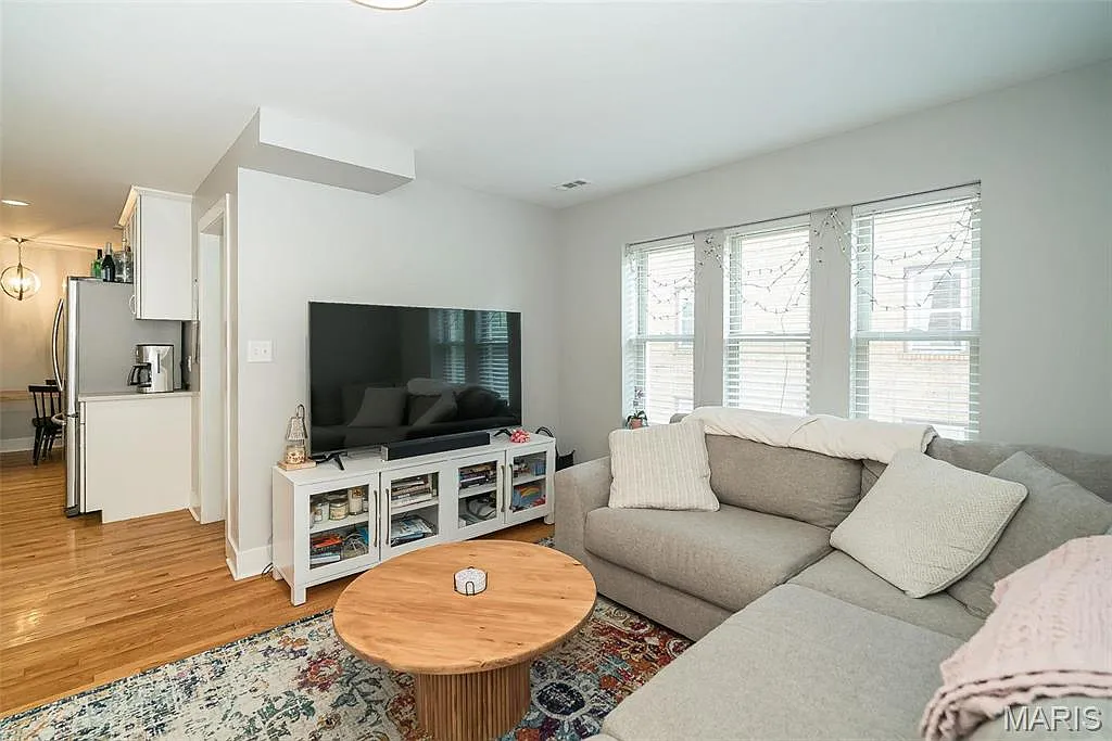 2 bed, 1.0 bath, 1000 sqft, $1,850 — Photo 3