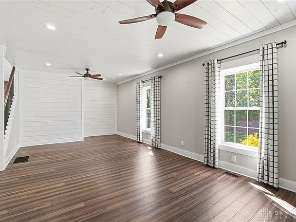 2nd image of 6275 Roundhead Rd