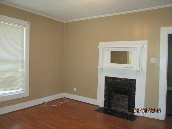 3rd image of 831 S 10th St