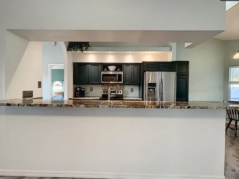 2514 Commerce Ave — Photo 7