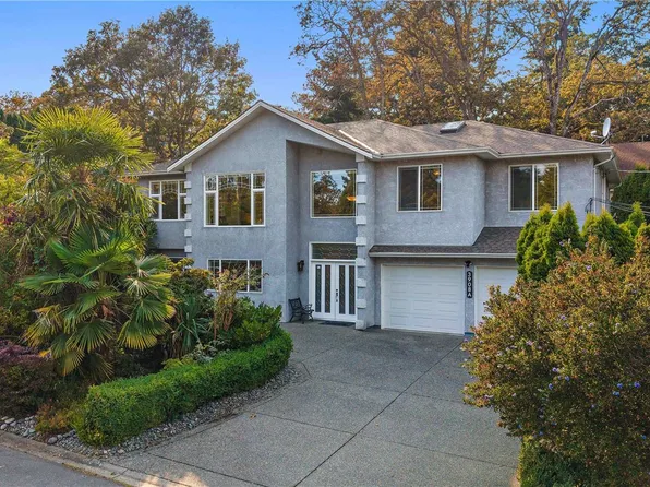 3908 A Ascot Dr, Saanich, BC V8P 3S1