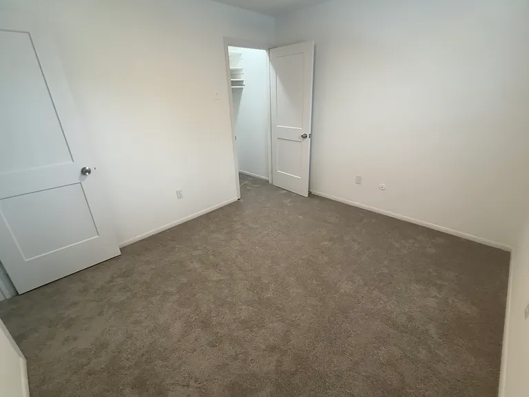 526 Forest St — Photo 17