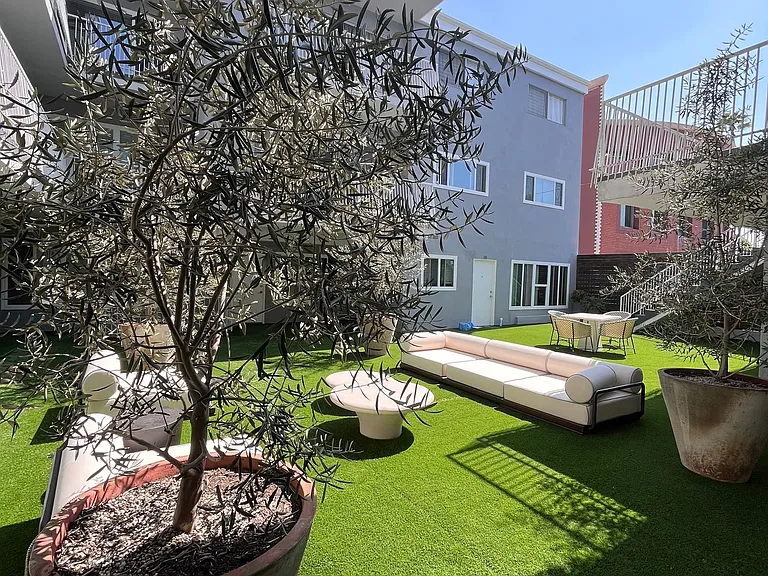 Live The Beverly Hills Lifestyle Today — Photo 7