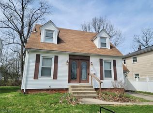 912 Roslyn Ave, Akron, OH 44320