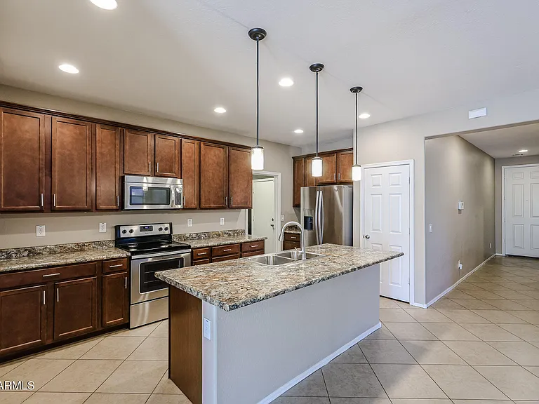 12041 W Cottontail Ln — Photo 9